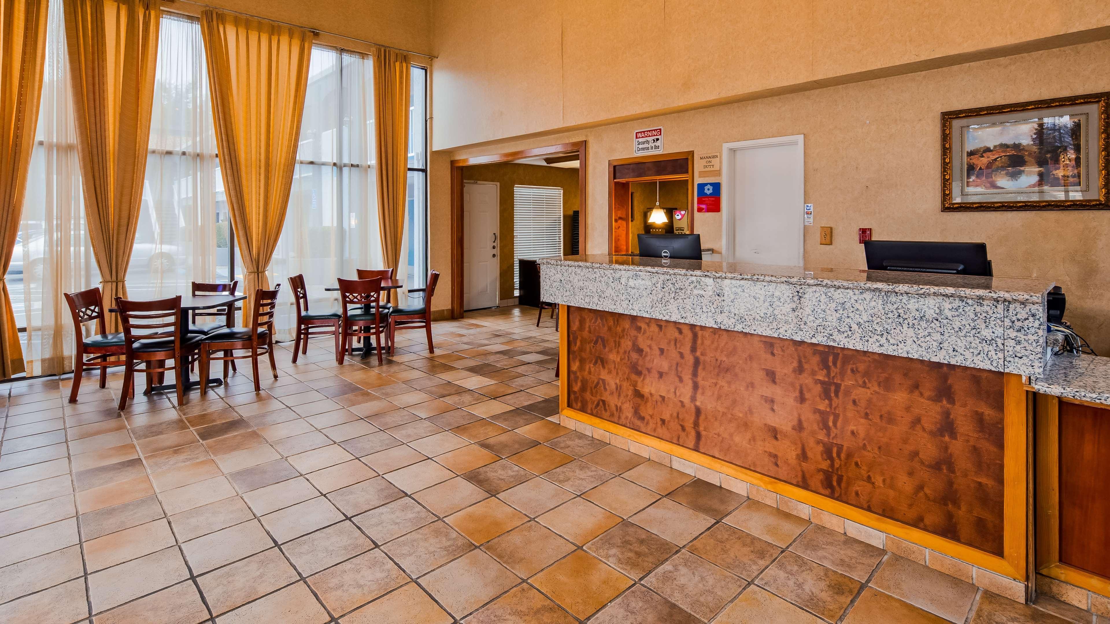 Comfort Inn & Suites Harrisburg-Hershey North Buitenkant foto