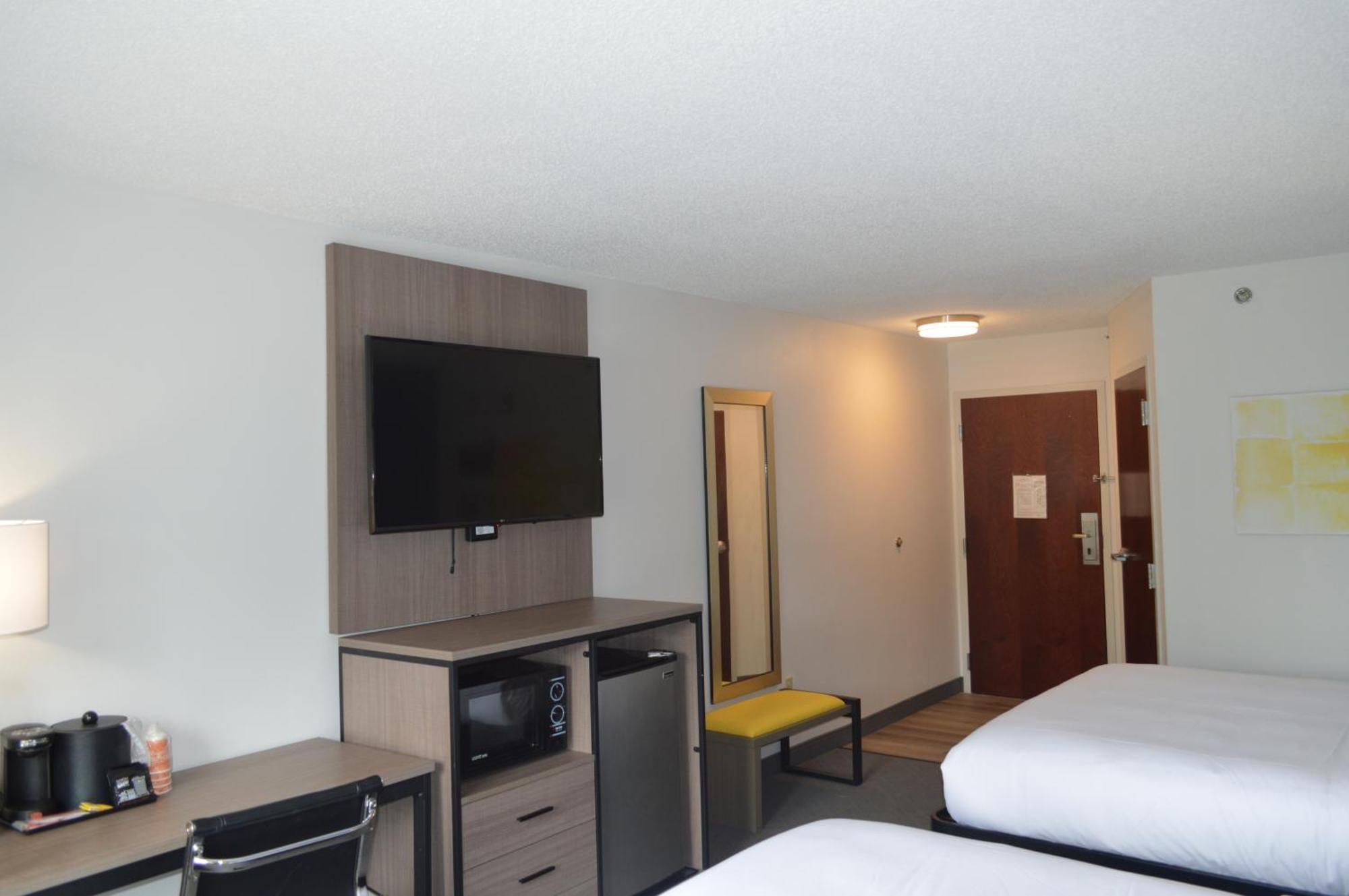 Comfort Inn & Suites Harrisburg-Hershey North Buitenkant foto