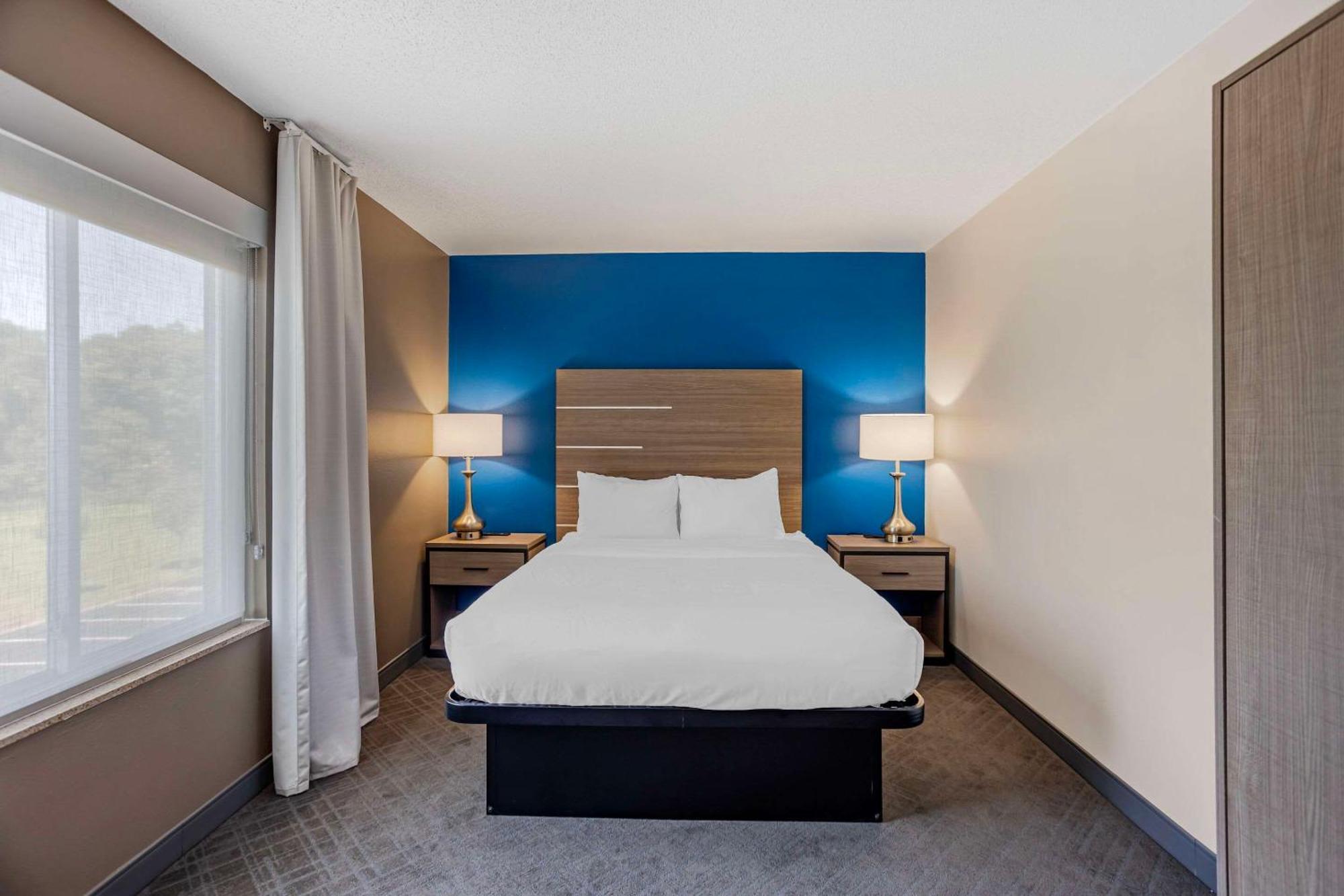 Comfort Inn & Suites Harrisburg-Hershey North Buitenkant foto