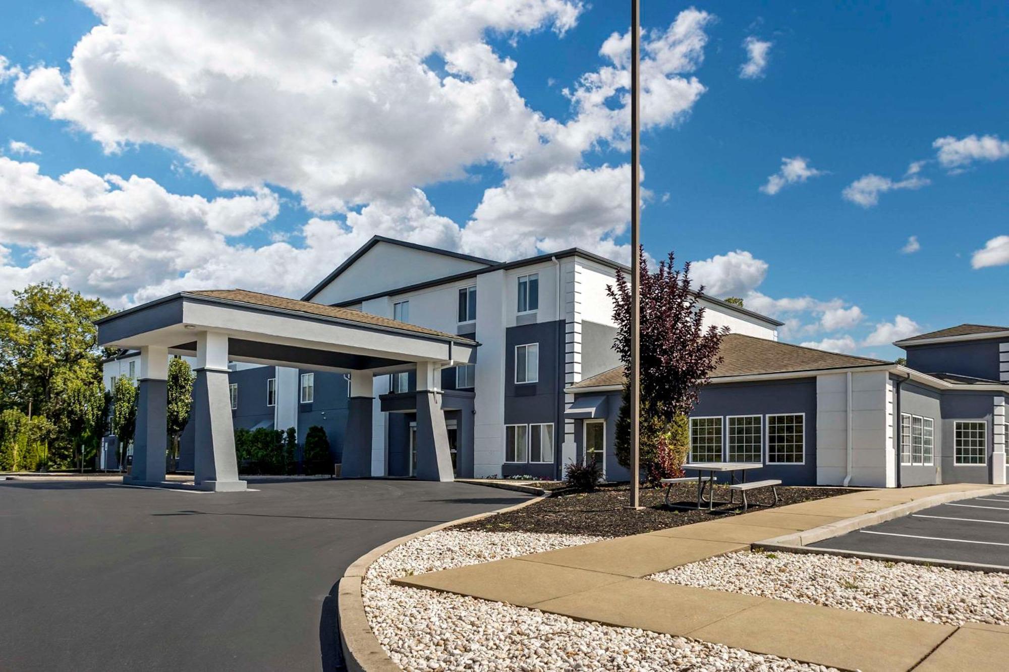 Comfort Inn & Suites Harrisburg-Hershey North Buitenkant foto