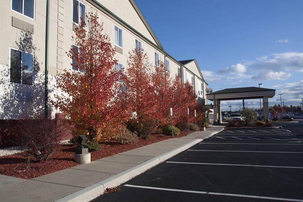 Comfort Inn & Suites Harrisburg-Hershey North Buitenkant foto